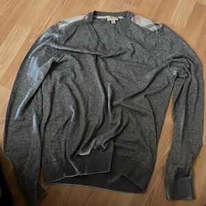 Burberry sweater